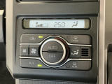 【オートエアコン】AUTOボタンを押してお好みの温度を設定!快適な室温でドライブをお楽しみいただけます♪