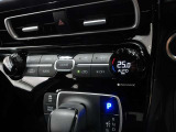 車内の温度管理に便利なオートエアコン☆