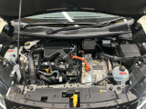 エンジンルームもクリーニング済みできれいですよ。日産の整備士がしっかりと丁寧に点検していますので安心してお乗りいただけます