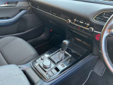 在庫車両に関してはお客様により良いものをご提供する為に品質に拘って仕入れを行っております。各お車の状態はそれぞれですのでご商談時に当店スタッフがご説明させて頂きますのでご安心くださいませ。