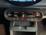 ドライバーを中心に考えた運転席の設定になっております。ナビゲーション/エアコンの操作も簡単に操作が可能です。是非、ご試乗で体感していただくことをおススメいたします。