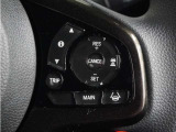 ◆アダプティブクルーズコントロール◆予め設定した車速内でクルマが自動的に加減速。前走車との適切な車間距離を維持しながら追従走行します。【LKAS】車線維持支援システムでステアリング操作を支援。