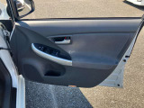 運転席のドアの内張りです。ドアまわりの使い心地も実車でご確認いただけます。