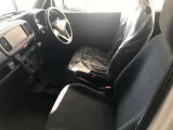 屋内展示車なのでとてもキレイな状態です。フロアマット等のオプションは未装着ですのでご相談ください。