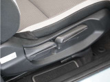 ◆シートハイトアジャスター◆運転席を上下に高さ調節ができます!運転ポジションを体格に合わせてシート調整できます。