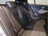 【エアバック】BMWのエアバックやその他の安全装備は、互いに補完しあう事で徹底した安全性を貫きます。万一の事故の際にそれぞれ最適な保護を提供してくれます!