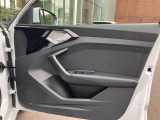 ドアを開けると上質で上品な室内空間が広がり細部までこだわったAudiデザイン性と、物づくりのこだわりを感じて頂けます。詳しくは0078-6002-900146中古車スタッフまで