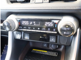 『1台』のお車に対して、こだわって仕入れを行っております。オプション装備装着車となります!