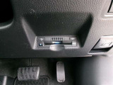 ETC車載器を装備しています。高速道路の料金所もストレスなく通行できます。すっきりとしたビルトインタイプですよ。