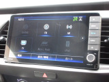 ナビゲーションは純正9インチメモリーナビ(VXU-215FTi)を装着しております。AM、FM、CD、DVD再生、Bluetooth、音楽録音再生、フルセグTVがご使用いただけます。
