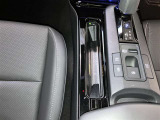 EVドライブモードスイッチ・ドライブモードセレクトスイッチ・ブレーキホールドスイッチ・VSC OFFスイッチ・パーキングブレーキスイッチです。