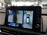 ◆マルチビューカメラシステム◆運転席から見づらい前後左右を、ナビ画面の映像で確認。見通しの悪い交差点や狭い道でのすれ違い、駐車などをサポートします。