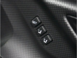 運転席のシートポジションメモリー機能は、登録済みの運転者と交代しても、シートポジションの変更の手間がかかりません。