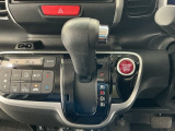 オートマチックシフトレバーは、手になじみ操作しやすい形状で安全運転にもつながります♪