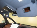 運転席・助手席バニティミラー&照明付サンバイザー