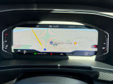 先進のデジタルメーター。ナビ画面と連動して地図をメーター内に表示できるなど、機能的かつ近未来的なコクピット周りが魅力です。視認性も良く、ドライブの満足度を高めてくれます。
