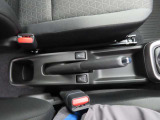 シートヒーターを装備(運転席、助手席)