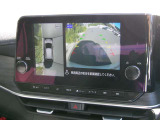 アラウンドビューモニター付きです 上から見たイメージで駐車出来ますので車庫入れの苦手な方も楽に駐車出来ます♪
