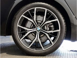 アウトバーンでの走行を見据えたBMWのブレーキシステムはもしもの時にもいち早くマシンを停止してくれます。