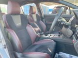 【RECARO製シート】人間工学に基づいた面圧分布によって腰への負担や長時間運転時の疲労発生を軽減☆一目でレカロとわかるスポーティなルックスが特徴です。