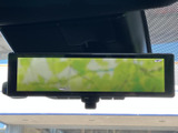 停車中に映像やテレビを楽しめるモニターを装備しています。画面で映像の表示を確認でき、待ち時間など車内で過ごすひとときに活用できます。視聴は停車時にお楽しみください。
