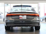 後続車両から長く見られるリヤスタイルも、Audiらしく上品で洗練されたデザインで見る人を惹きつけます。