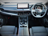 メーカーオプションの日産コネクトインフォテイメントシステム・ETC2.0・プロパイロット・ドライブレコーダー・スマートルームミラー・インテリジェントキー等を装備する運転席まわり。