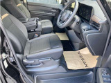 【運転席シート】開口部が広いので乗り降りしやすいです。