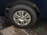 ホイールカバーのデザインはボディデザインとマッチしており、すっきりとした雰囲気は好印象です!