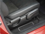 ◆シートハイトアジャスター◆運転席を上下に高さ調節ができます!運転ポジションを体格に合わせてシート調整できます。