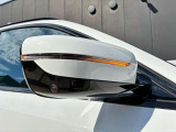 ドアミラーにはLEDウインカーが埋め込まれており、対向車からの視認性を高めております。
