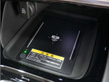 ◆ワイヤレス充電器◆ワイヤレス充電対応のスマートフォンを置くだけで充電が可能でとても便利な機能です。