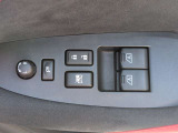 電子格納ミラーです。便利な機能です。是非一度お試しください。