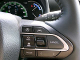 レーンディパーチャーアラートは、車線の逸脱を検知して音で教えてくれます。ドライブのサポートになりますね。(補助装置です)