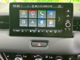 アプリ一覧にナビや電話、FM、Bluetooth Audioなどが並び、使いたい機能を選びやすい画面です。