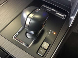 オートマのシフトレバーは操作しやすい位置にあります。