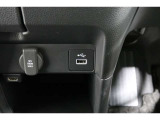 スマートフォンなどの音楽再生が可能なUSB接続ジャック装備車両です♪♪♪
