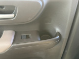 色々な場所にカップホルダーが付いていて便利です。
