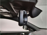 ☆BMWのルームミラーには自動防眩機能が備わっております。後続車のヘッドライトの明るさで幻惑されるのを防止☆