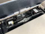 【パンク修理キット】スペアタイヤの代わりにパンク修理キットが備え付けられております