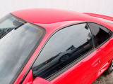 人気のMR2カスタム車両の入庫!全国でも台数の少ないATモデルをベースに外装同色塗装、RAYS製TE37SL15AW、ローダウン、バックカメラなどの充実装備にタイヤもADVANを装着。溝も9分山有