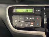 操作性の良いエアコンパネル。