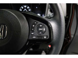 Hondaセンシングの機能のひとつ、アダプティブクルーズコントロール付!アクセルから足を離しても設定したスピードと前車との車間を保ち走行してくれます!車線維持もアシスト☆高速道路で疲労軽減ですね☆