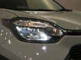 LEDヘッドライトです。デザイン性がよくとても明るいので、夜間の走行や悪天候でも安心です。しかも長寿命!