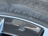 タイヤサイズは215/50R17
