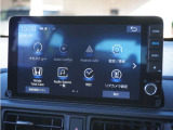 【スマートフォン連携】AppleCarPlay・AndroidAutoでスマホ連携が可能。対応するアプリをディスプレイで操作できます。