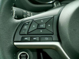 ハンドルスイッチで車両設定・オーディオの選曲や音量調整などが出来、安全性もアップ。