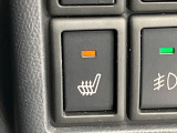 【シートヒーター】寒い日に重宝するシートヒーター!エアコンより早く温まってくれるので寒がりの人も安心ですね♪エアコンの温風は乾燥するから苦手、という方にもをおすすめです。