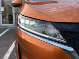 LEDヘッドライトです。シャープな白光色のLEDランプを採用しました。人気の車ですので、お問い合わせはお早めに!