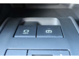 電動パーキングブレーキを搭載。スイッチ操作でパーキングブレーキを作動・解除することが可能ですので、操作の力が不要ですよ♪